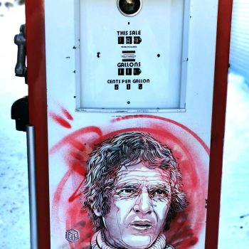 C215-artiste-street-art-steve-mcqueen-pompe-essence-peinture