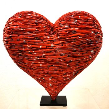 alfredo-longo-coeur-sculpture-récupération-canettes