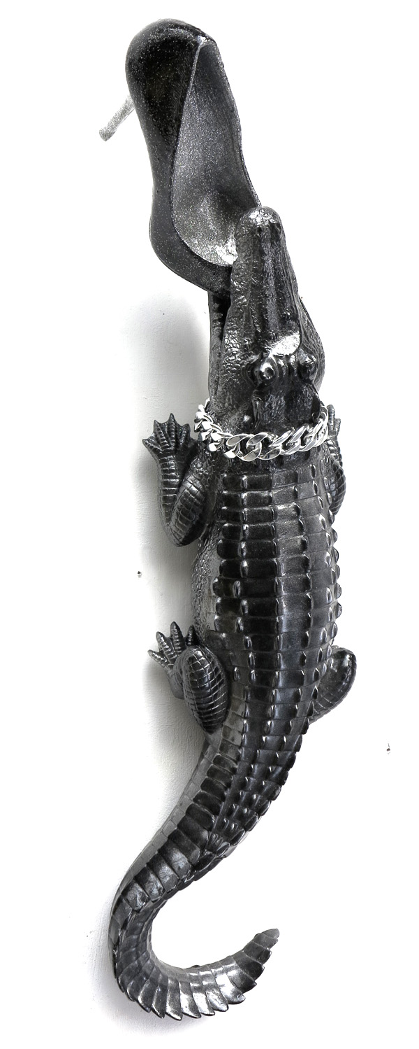 mr-live-crocodile-sculpture-résine-talon-aiguillie