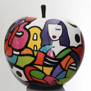 benedicto virginia sculpture pomme acrylique