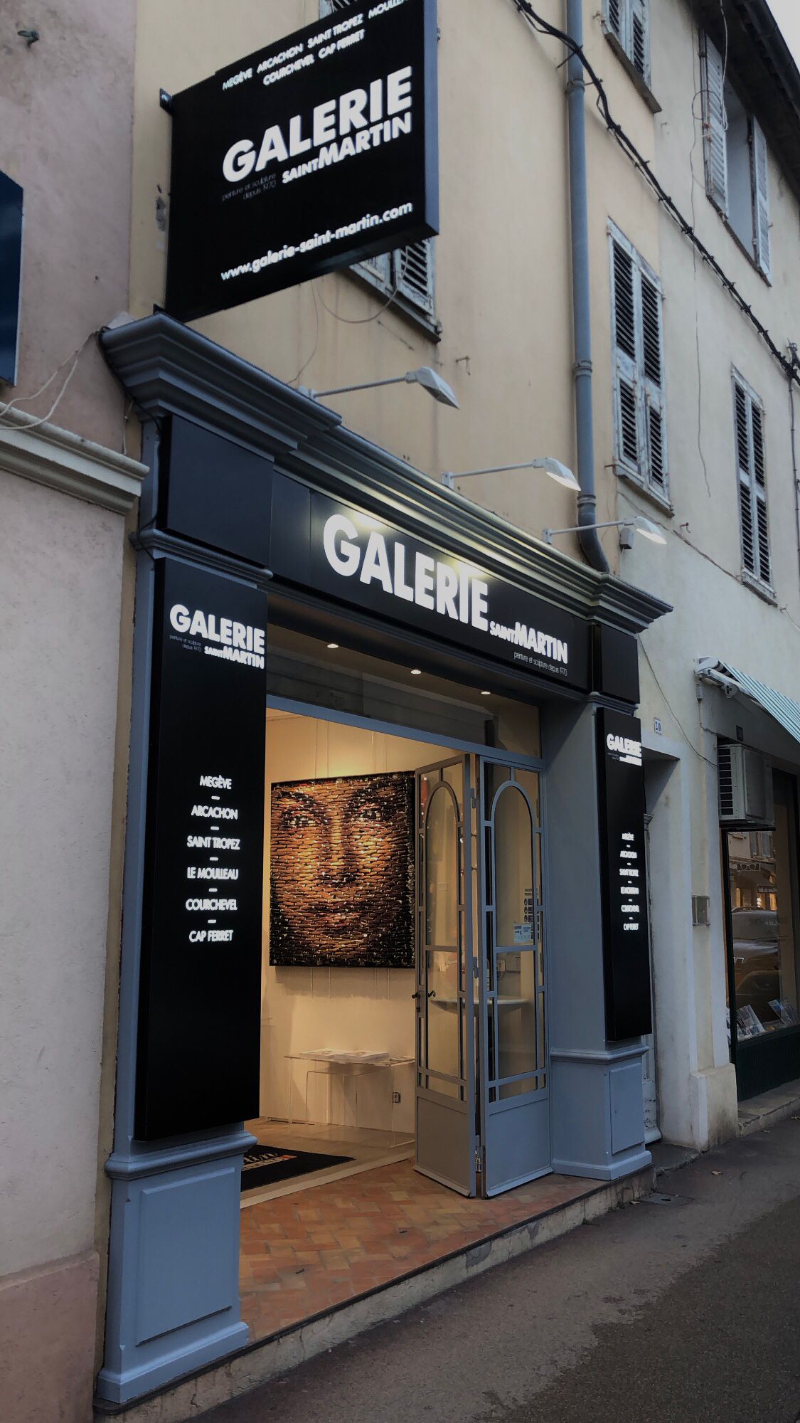 0cb038ff-5225-4039-83f2-02648e9d7421 galerie-saint-tropez